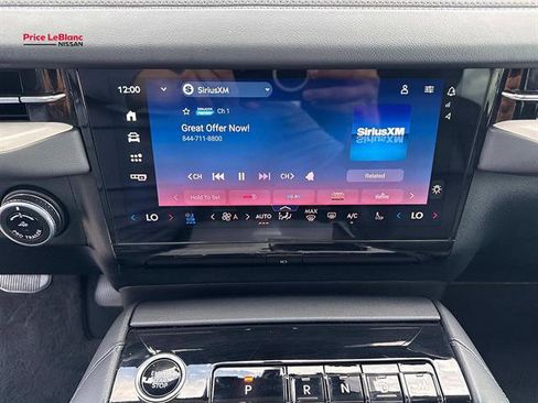 Used 2025 Lincoln Navigator Reserve AWD/4WD image 27