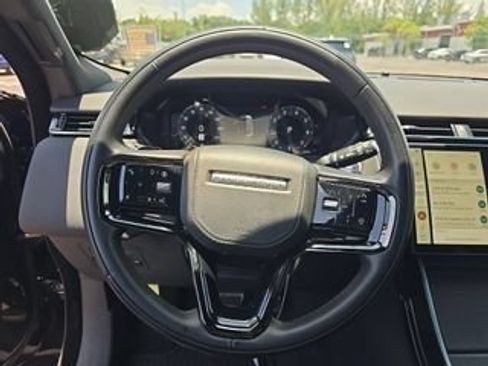 Used 2025 Land Rover Range Rover Velar Dynamic SE AWD/4WD image 3