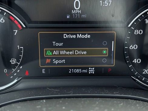 Used 2024 Cadillac XT6 Luxury w/ LPO, Floor Liner Package AWD/4WD image 44