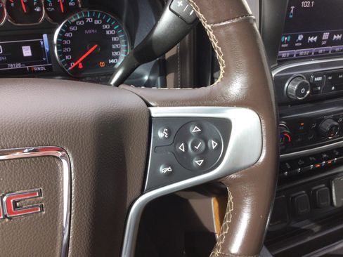 Used 2018 GMC Sierra 1500 SLT image 15