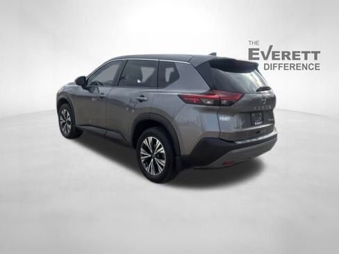 Used 2023 Nissan Rogue SV image 5