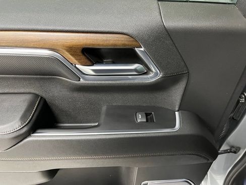 Used 2024 Chevrolet Silverado 1500 High Country w/ High Country Premium Package AWD/4WD image 45