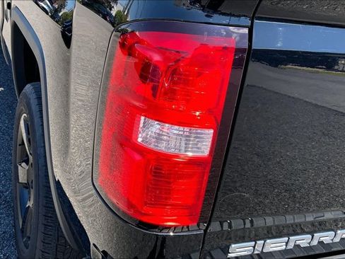 Used 2018 GMC Sierra 1500 4x4 Double Cab w/ Elevation Edition image 28
