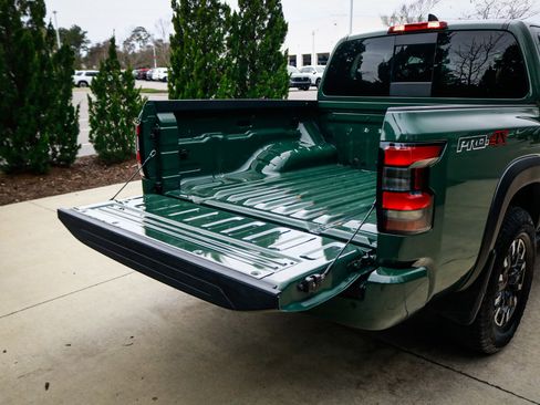 Used 2023 Nissan Frontier PRO-4X w/ Technology Package image 31