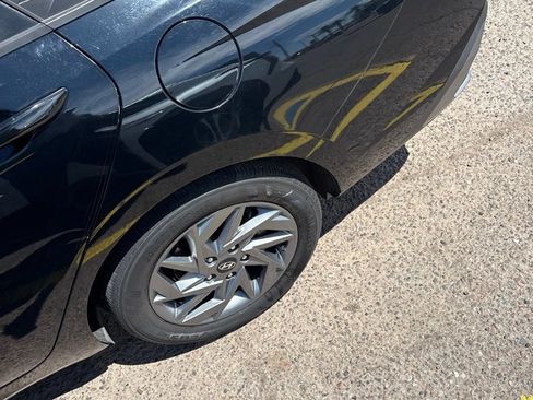 Used 2024 Hyundai Elantra SEL FWD image 5