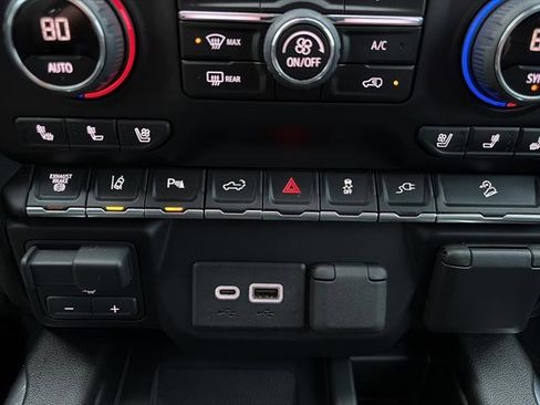 Used 2022 Chevrolet Silverado 2500 LTZ w/ LTZ Plus Package image 26