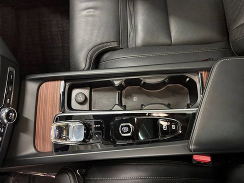 Certified 2023 Volvo XC60 B5 Ultimate AWD/4WD image 21