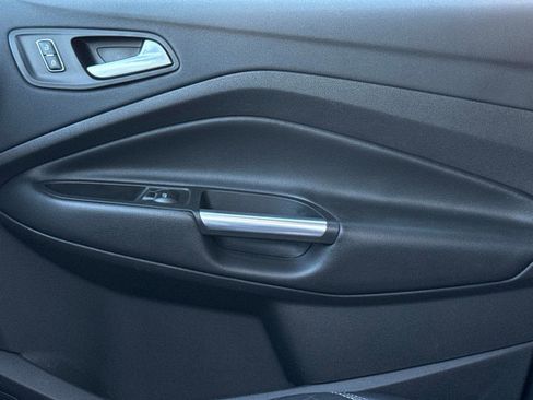 Used 2016 Ford Escape SE w/ SE Leather Comfort Package image 25