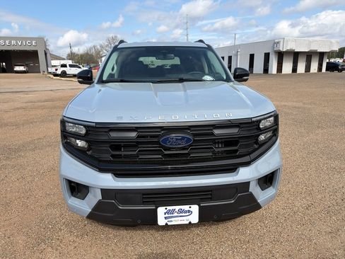 New 2026 Ford Expedition Active RWD image 16