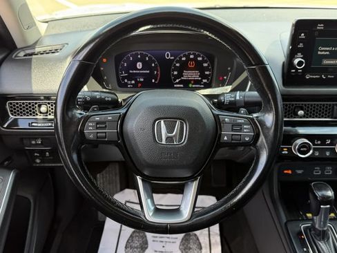 Used 2022 Honda Civic Touring image 12