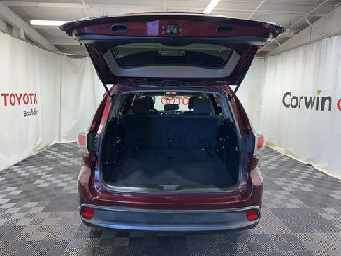 Used 2016 Toyota Highlander LE image 17