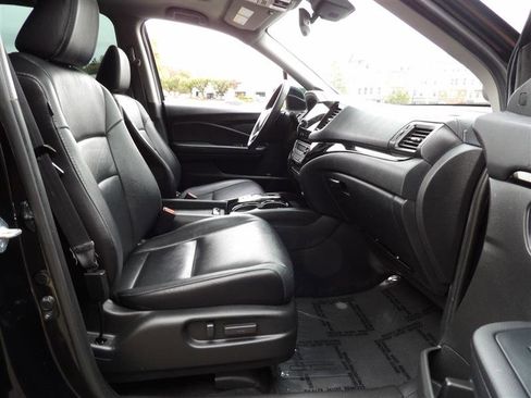 Used 2022 Honda Pilot Touring image 18