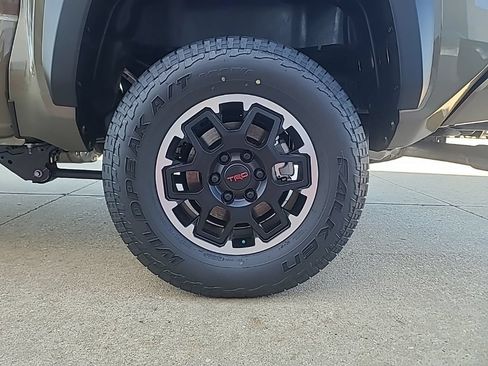 New 2026 Toyota Tacoma TRD Off-Road AWD/4WD image 10