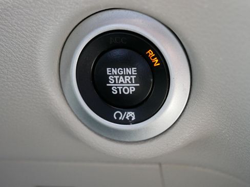 Used 2023 Chrysler Voyager LX FWD image 31