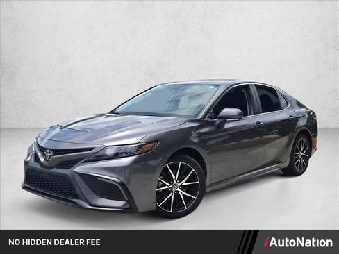 Used 2023 Toyota Camry SE FWD image 1