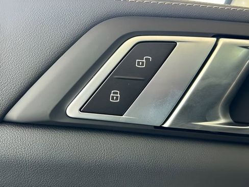 New 2026 BMW X5 xDrive40i w/ Premium Package image 12