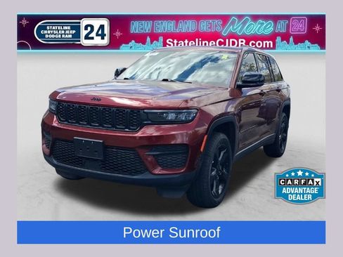 Used 2023 Jeep Grand Cherokee Laredo AWD/4WD image 1