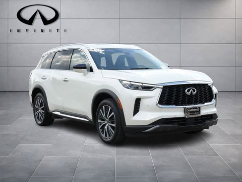 Used 2024 INFINITI QX60 Sensory AWD/4WD image 3