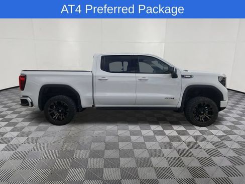 Used 2022 GMC Sierra 1500 AT4 w/ AT4 Premium Package AWD/4WD image 4