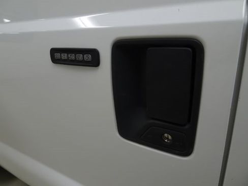 Used 2015 Ford F250 XLT w/ XLT Value Package image 16