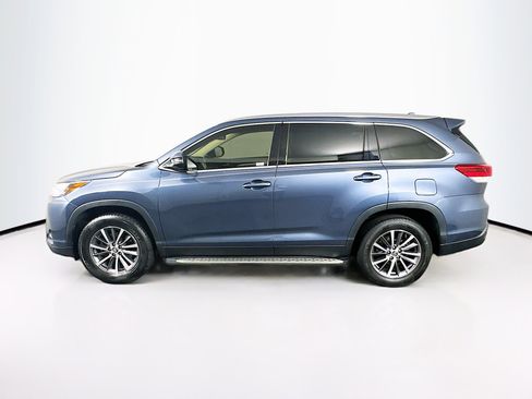 Used 2019 Toyota Highlander XLE image 4
