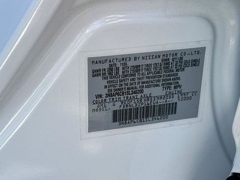 Used 2025 Nissan Kicks SV AWD/4WD image 28