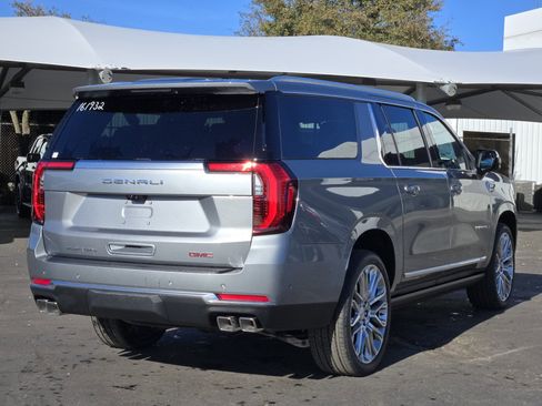 New 2026 GMC Yukon XL Denali w/ Denali Reserve Package AWD/4WD image 4
