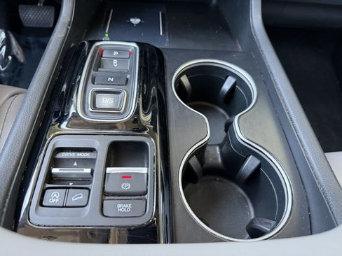 Used 2024 Honda Pilot Touring image 25