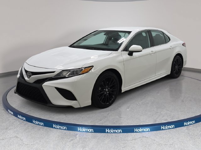 Used 2019 Toyota Camry SE FWD image 1