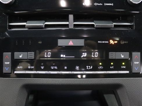 Used 2021 Toyota Avalon XSE image 34