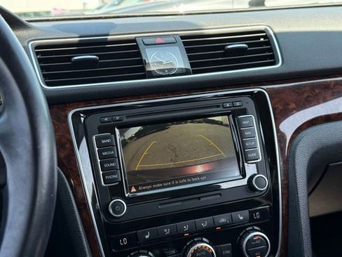 Used 2013 Volkswagen Passat TDI SEL Premium FWD image 4