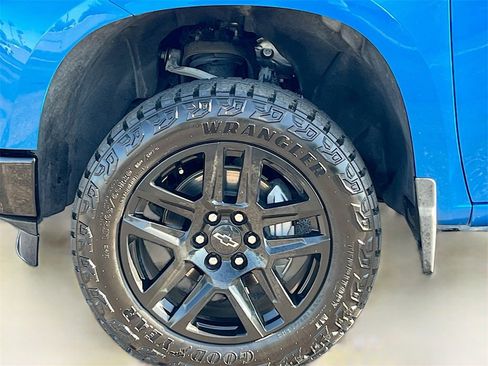 Used 2024 Chevrolet Silverado 1500 LT Trail Boss w/ LT Trail Boss Premium Package image 32