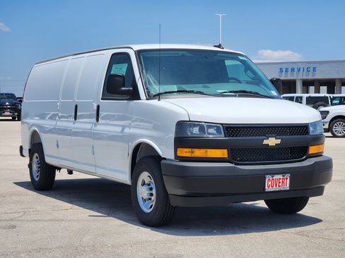 New 2026 Chevrolet Express 2500 Extended RWD image 2