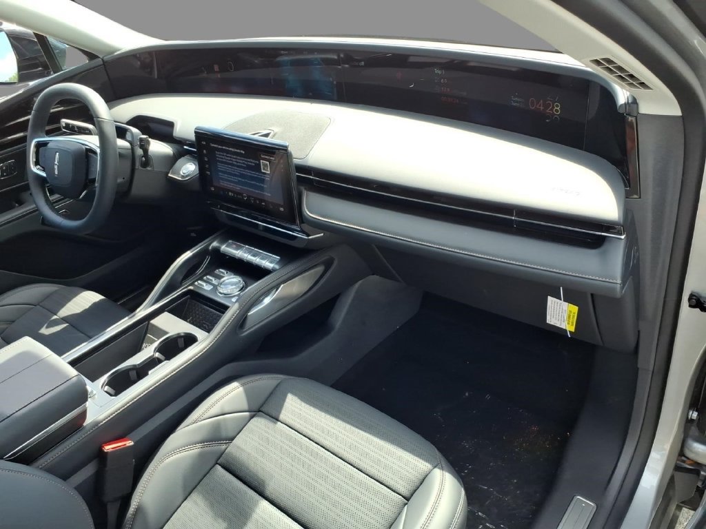 New 2026 Lincoln Nautilus Reserve w/ Jet Appearance Package AWD/4WD image 12