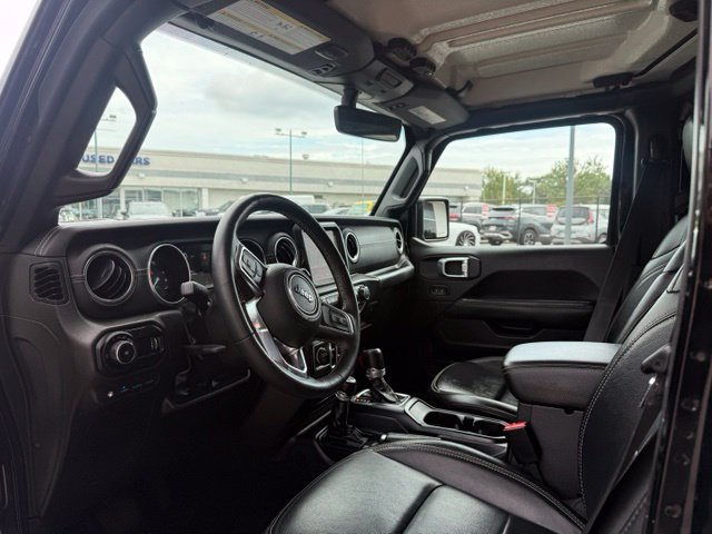 Used 2023 Jeep Wrangler Unlimited Sahara AWD/4WD image 6