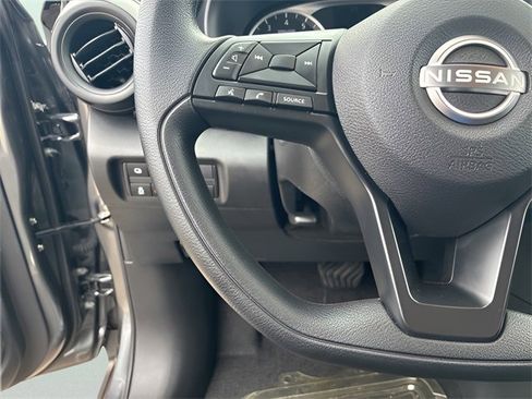 Used 2025 Nissan Kicks Play S image 23