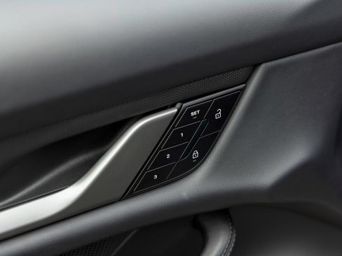 Certified 2025 Porsche Taycan RWD image 21