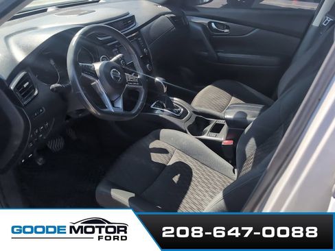 Used 2017 Nissan Rogue SV AWD/4WD image 5
