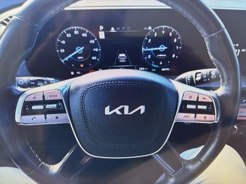 Used 2023 Kia Telluride SX image 9