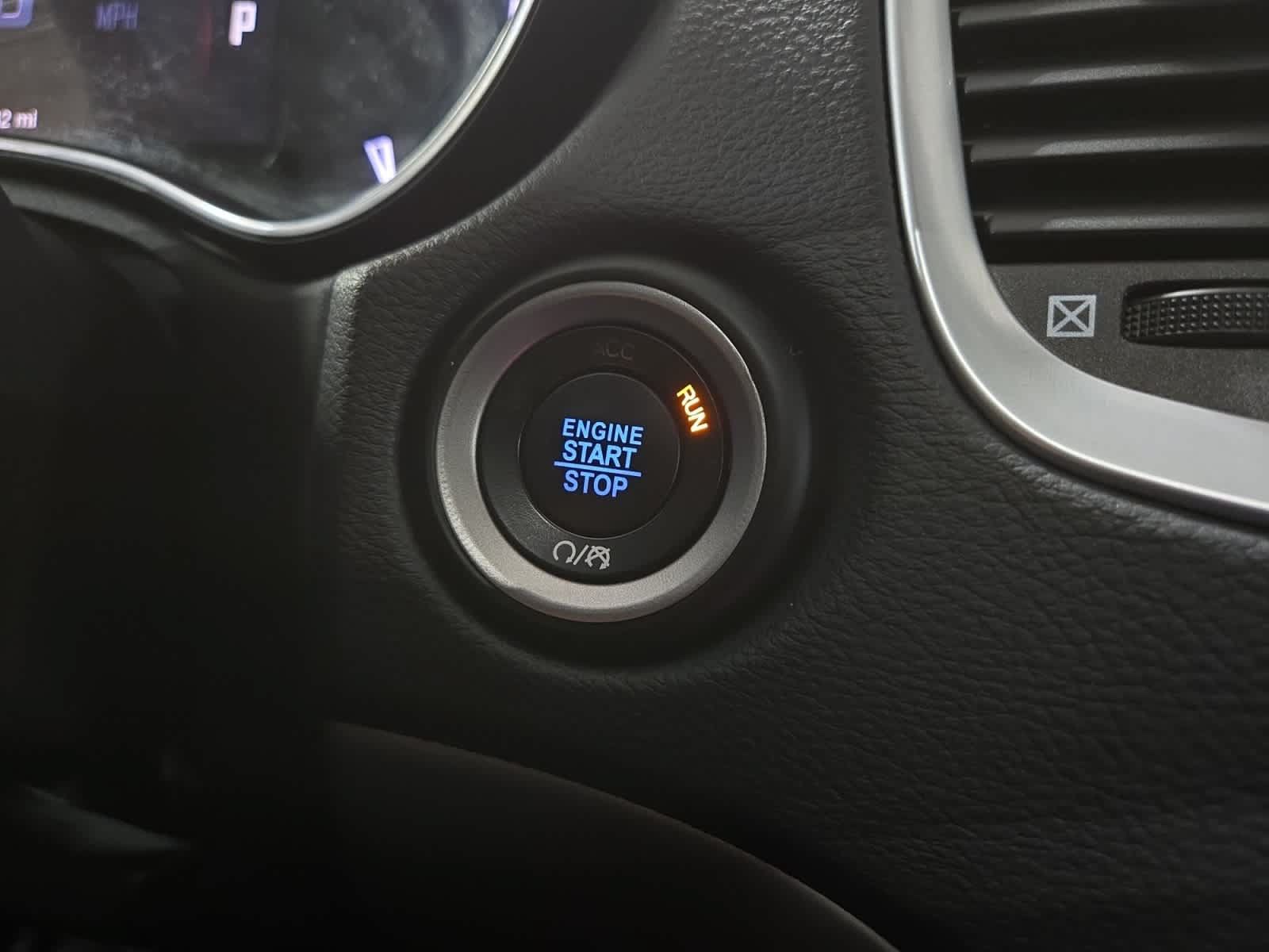 Used 2019 Dodge Durango SXT AWD/4WD image 31