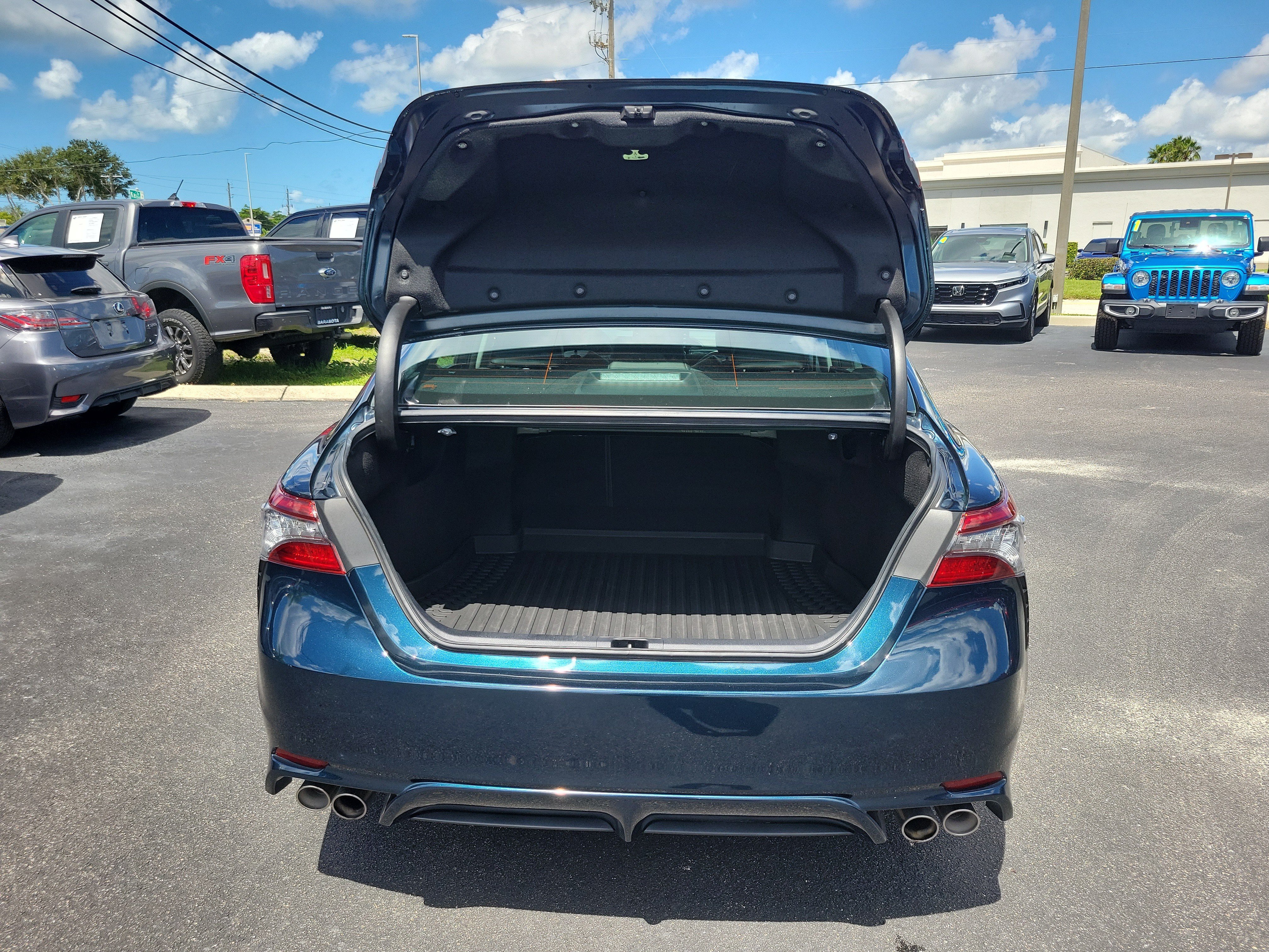 Used 2021 Toyota Camry XSE AWD/4WD image 10