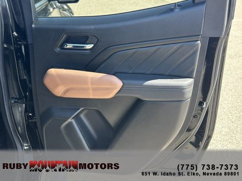 Used 2025 GMC Canyon AT4 AWD/4WD image 21
