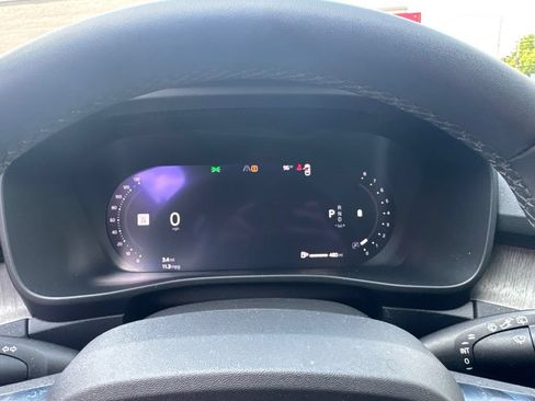 Used 2023 Volvo XC40 B5 Plus AWD/4WD image 41