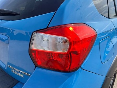 Used 2016 Subaru Crosstrek 2.0i Premium AWD/4WD image 11