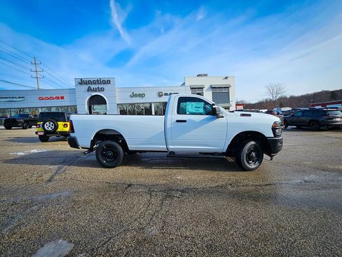 New 2026 RAM 2500 Tradesman AWD/4WD image 2