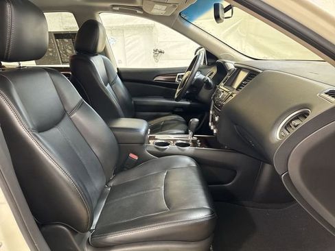Used 2016 Nissan Pathfinder Platinum image 29