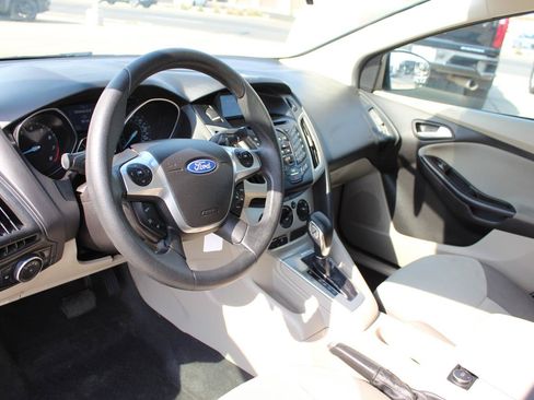 Used 2012 Ford Focus SE FWD image 15