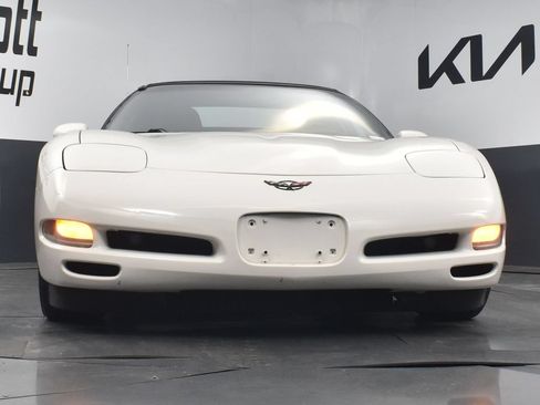 Used 2002 Chevrolet Corvette Convertible w/ Preferred Equipment Group2 RWD image 24