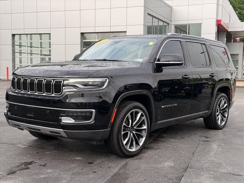 Used 2022 Jeep Wagoneer Series III w/ Premium Group I AWD/4WD image 9