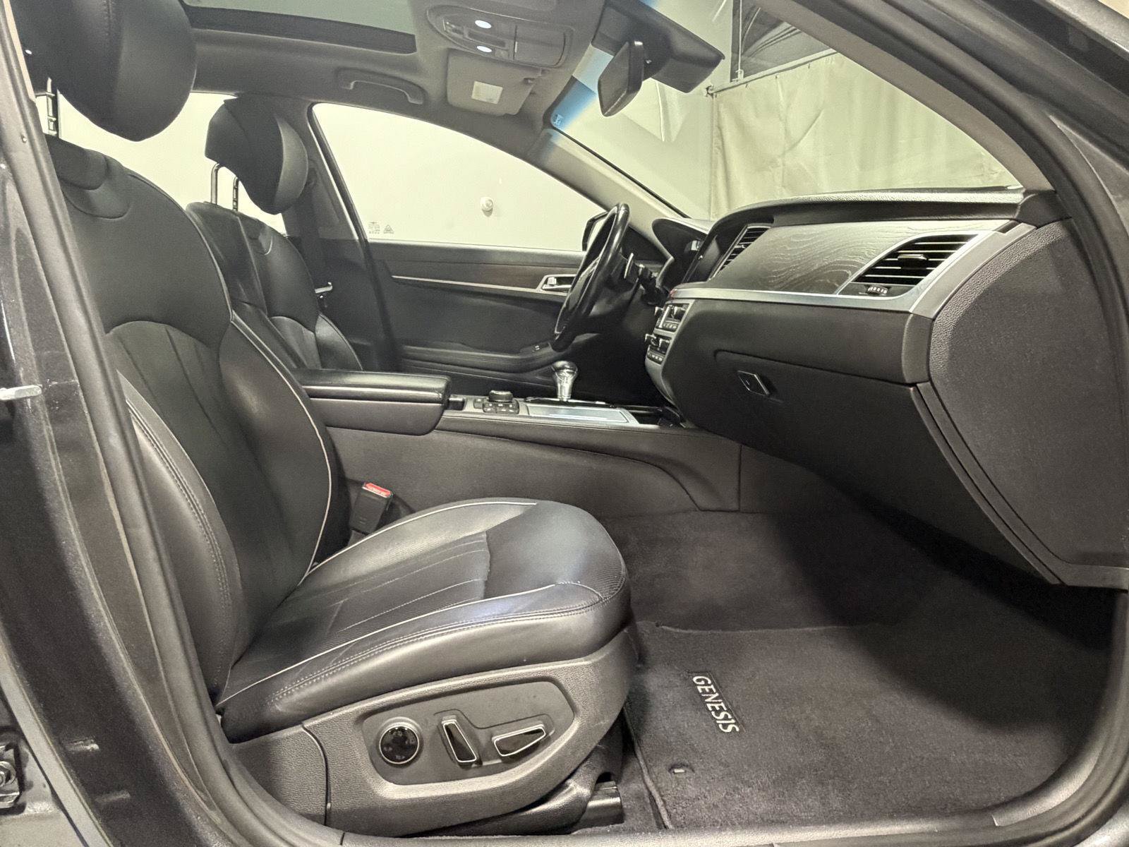 Used 2019 Genesis G80 3.8 w/ Ultimate Package 03 AWD/4WD image 7